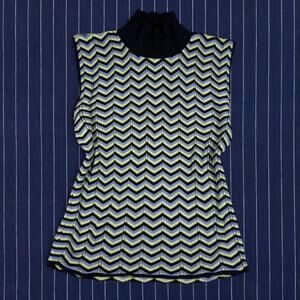 ❤️Vintage Caché Cropped Funky Turtle Neck Top❤️